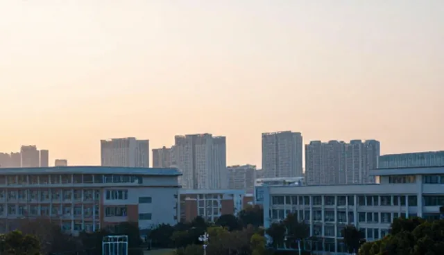 如何解决团队协作中的沟通不畅问题？